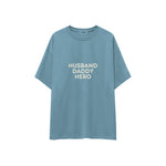 Husband Daddy Hero Oversize Tişört — Çelik Mavi — ön görünüm