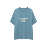 Husband Daddy Hero Oversize Tişört — Çelik Mavi — ön görünüm