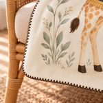 Giraffe Balloons Polar Bebek Battaniyesi — Kenar ve dikiş detayı