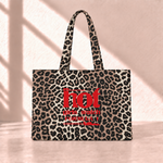 Hot Girls Watch Formula 1 Leopard Tote Bag ön görünüm