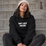 Sailor Oversize Hoodie – Siyah – model üzerinde ön görünüm