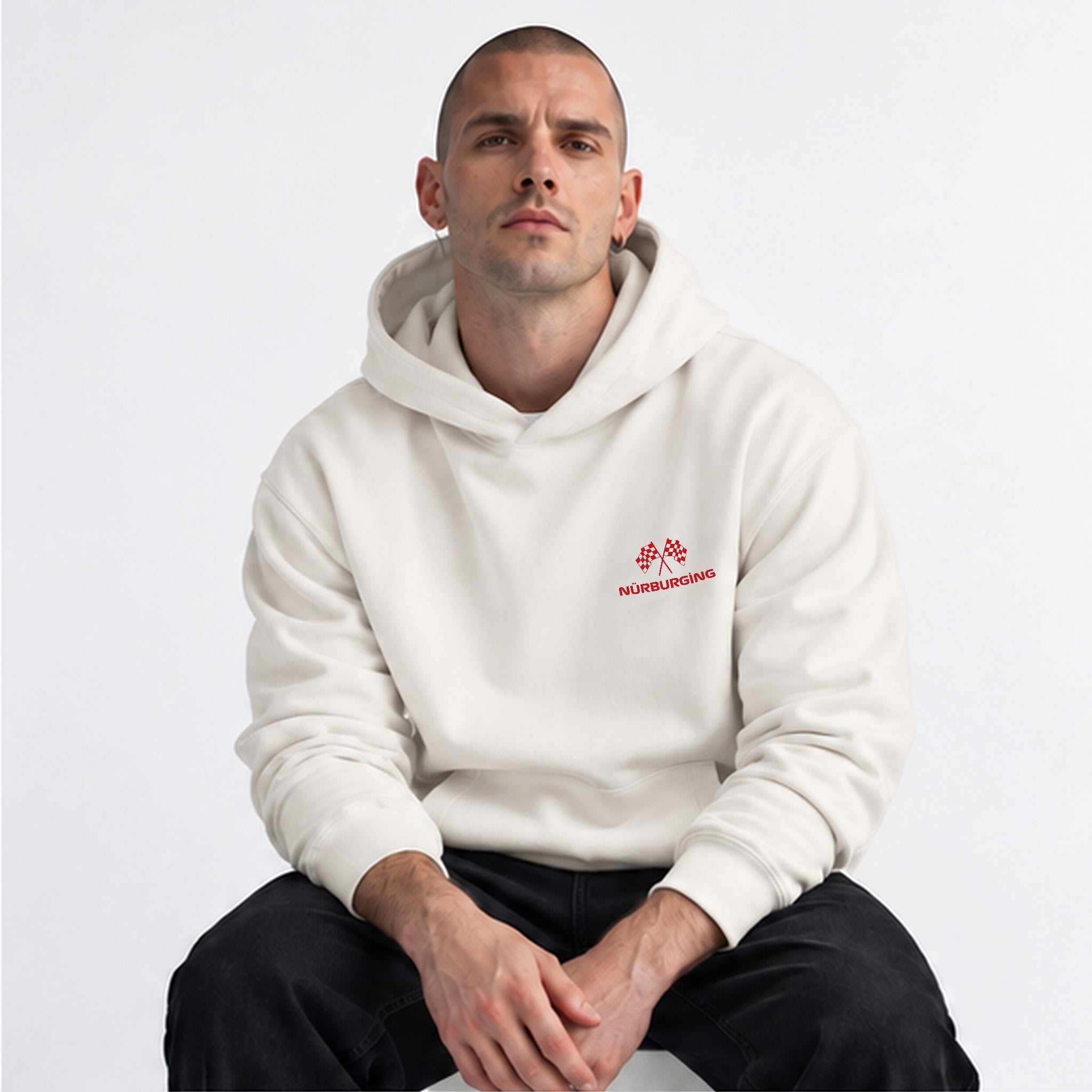 German Grand Prix – Nürburgring Grand Prix Hoodie – Beyaz – model üzerinde ön görünüm
