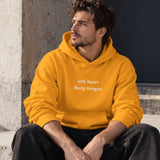 Soft Heart Sharp Tongue Hoodie – Turuncu – model üzerinde ön görünüm