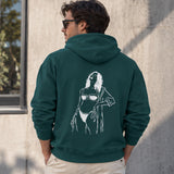 Catch Me By The Sea Hoodie – Koyu Yeşil – model üzerinde arka görünüm