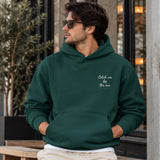 Catch Me By The Sea Hoodie – Koyu Yeşil – model üzerinde ön görünüm