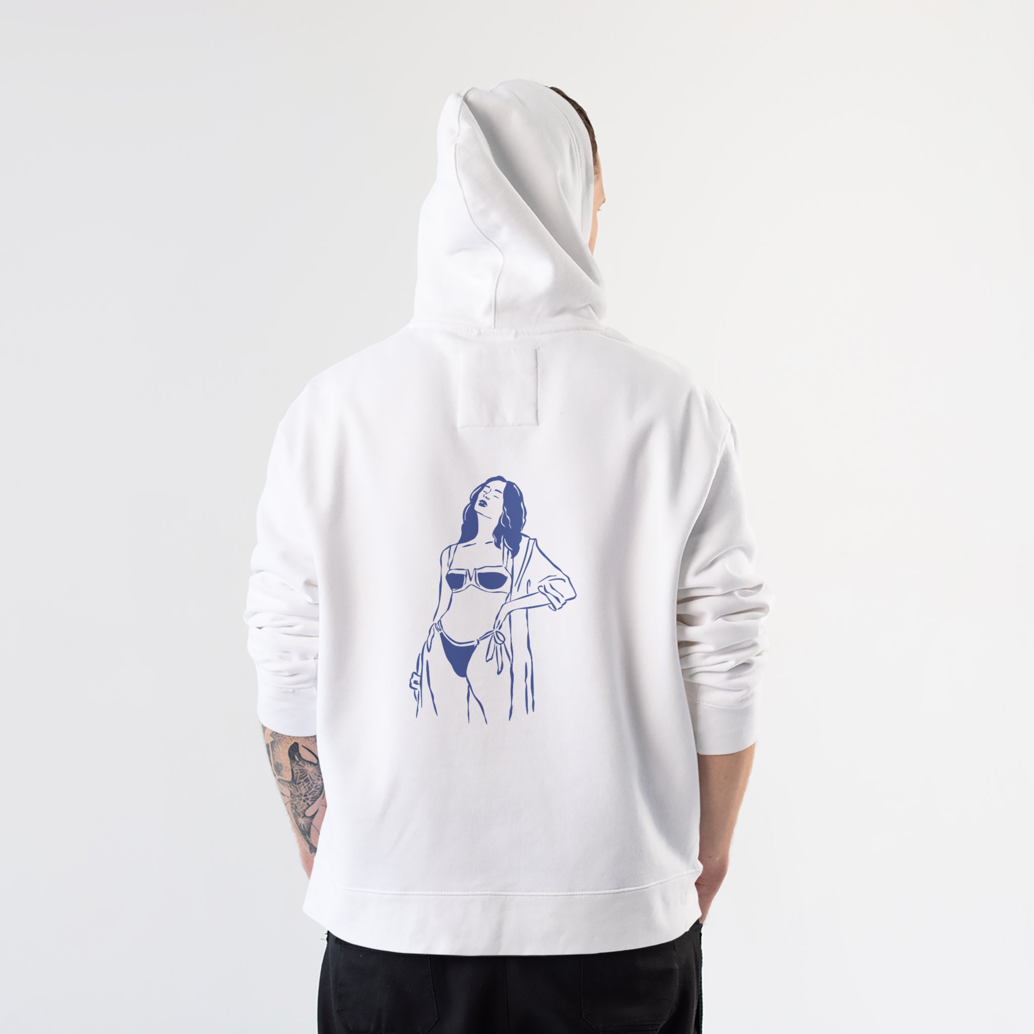 Catch Me By The Sea Hoodie – Beyaz – model üzerinde arka görünüm