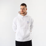 Catch Me By The Sea Hoodie – Beyaz – model üzerinde ön görünüm