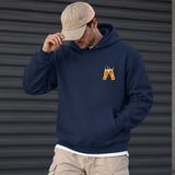 Lets Get Beers Tonight Hoodie – Lacivert – model üzerinde ön görünüm