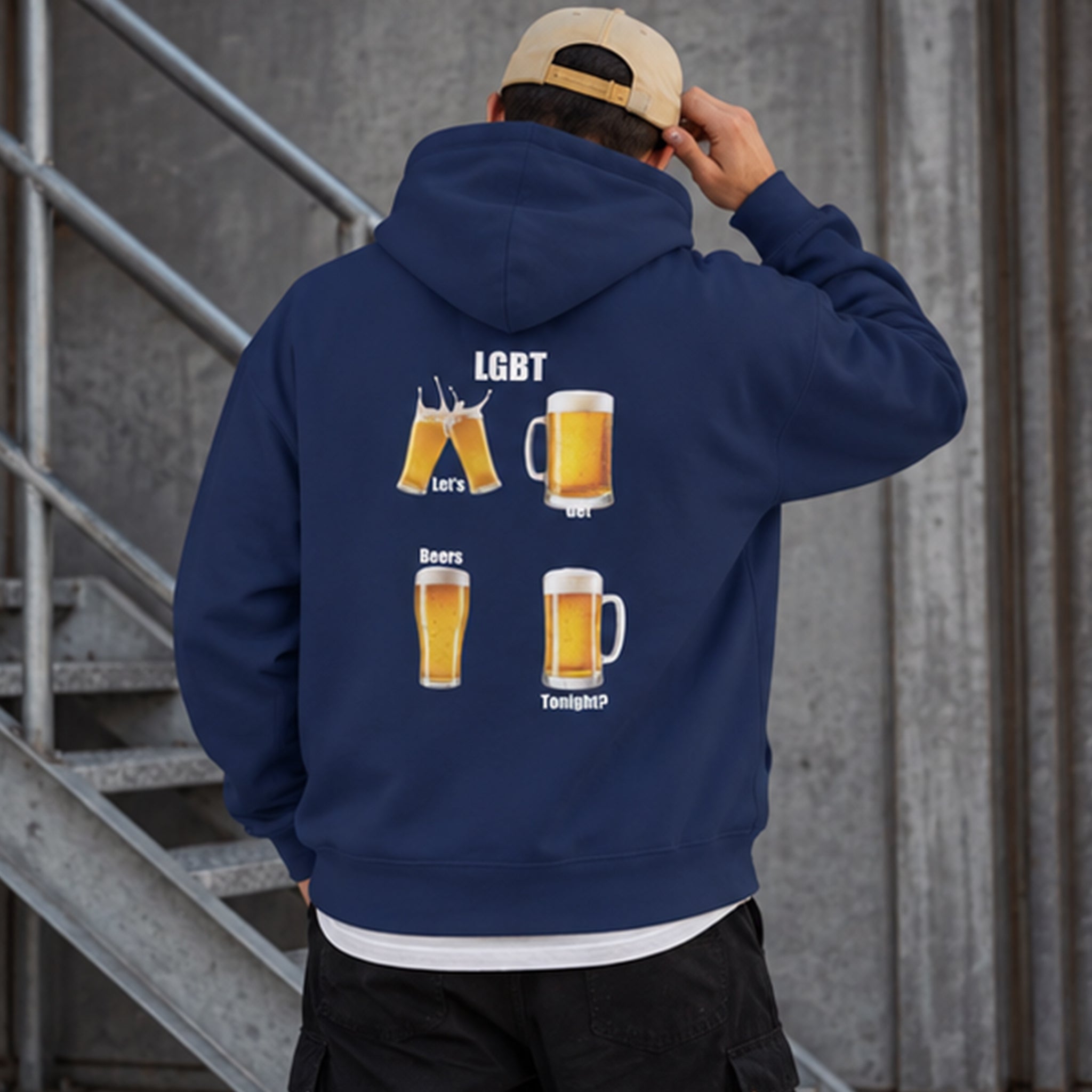 Lets Get Beers Tonight Hoodie – Lacivert – model üzerinde arka görünüm