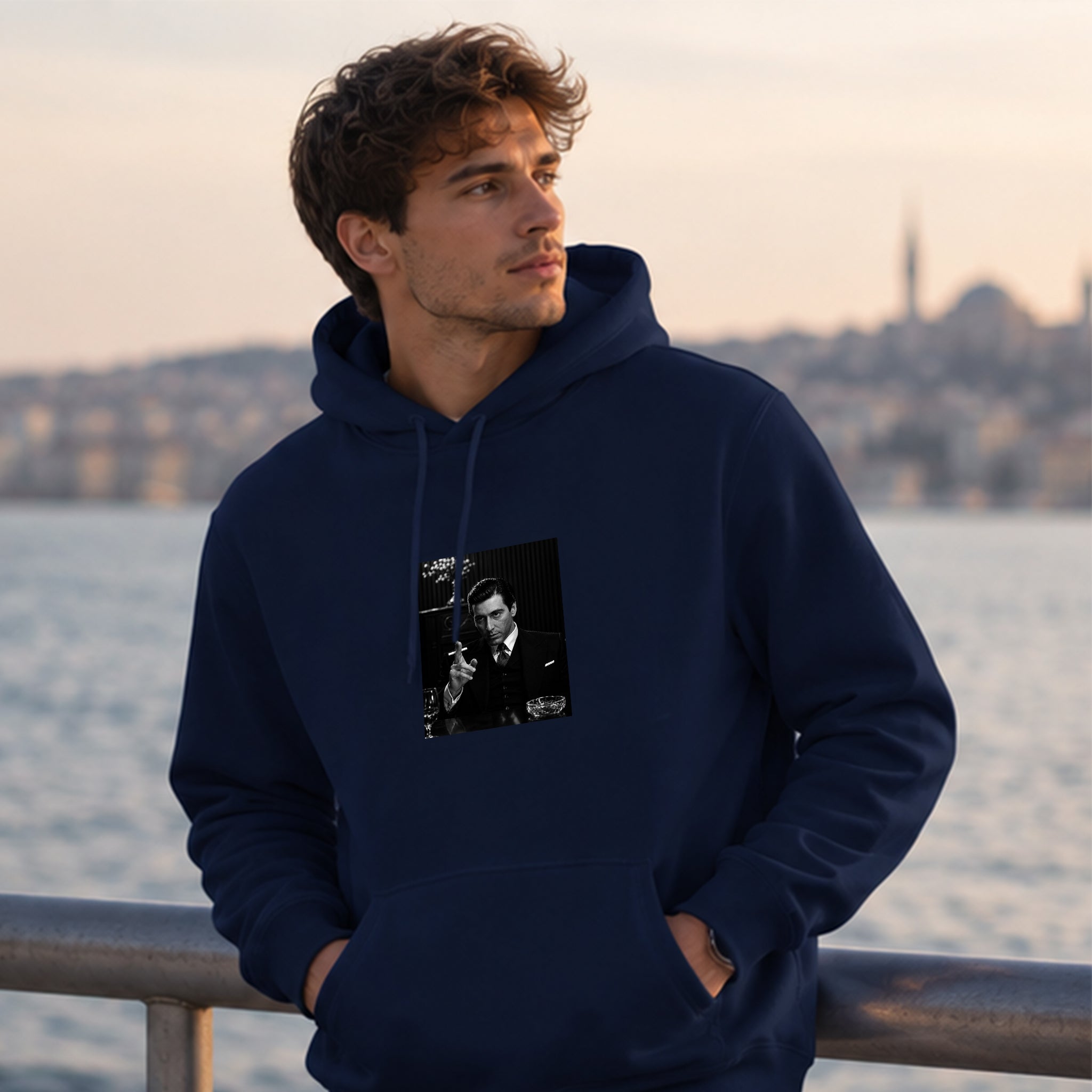 Michael Corleone Hoodie – Lacivert – model üzerinde ön görünüm
