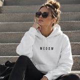 Meoow Hoodie – Beyaz – model üzerinde ön görünüm