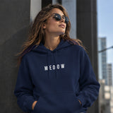Meoow Hoodie – Lacivert – model üzerinde ön görünüm