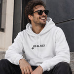 Moral Sex Hoodie – Beyaz – model üzerinde ön görünüm