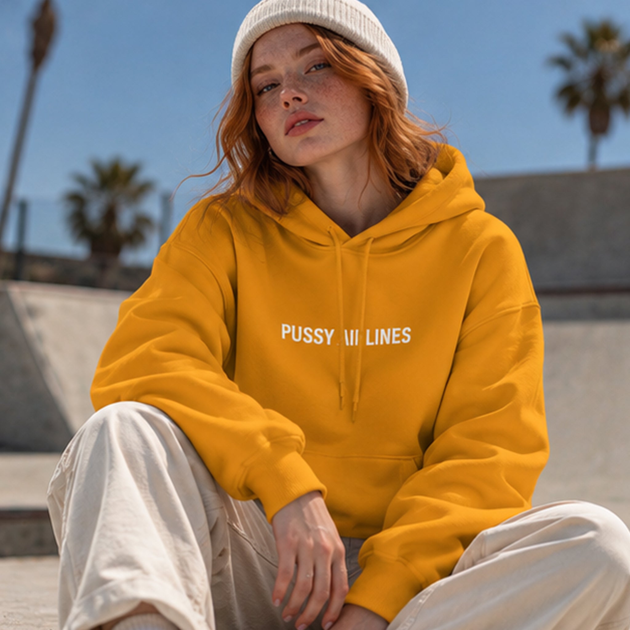 Pussy Airlines Hoodie – Turuncu – model üzerinde ön görünüm