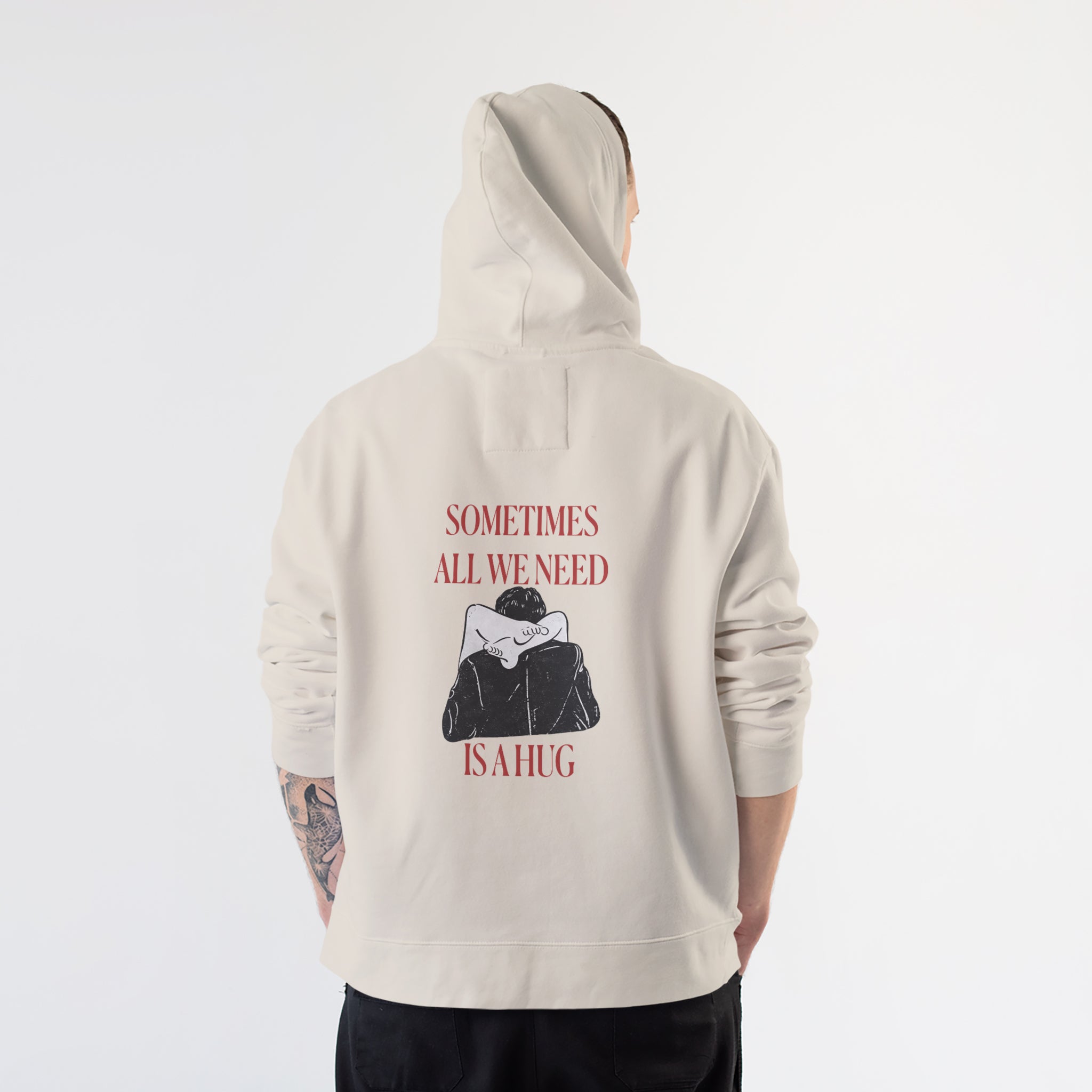 We Need A Hug Hoodie – Krem – model üzerinde arka görünüm
