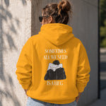 We Need A Hug Hoodie – Turuncu – model üzerinde arka görünüm