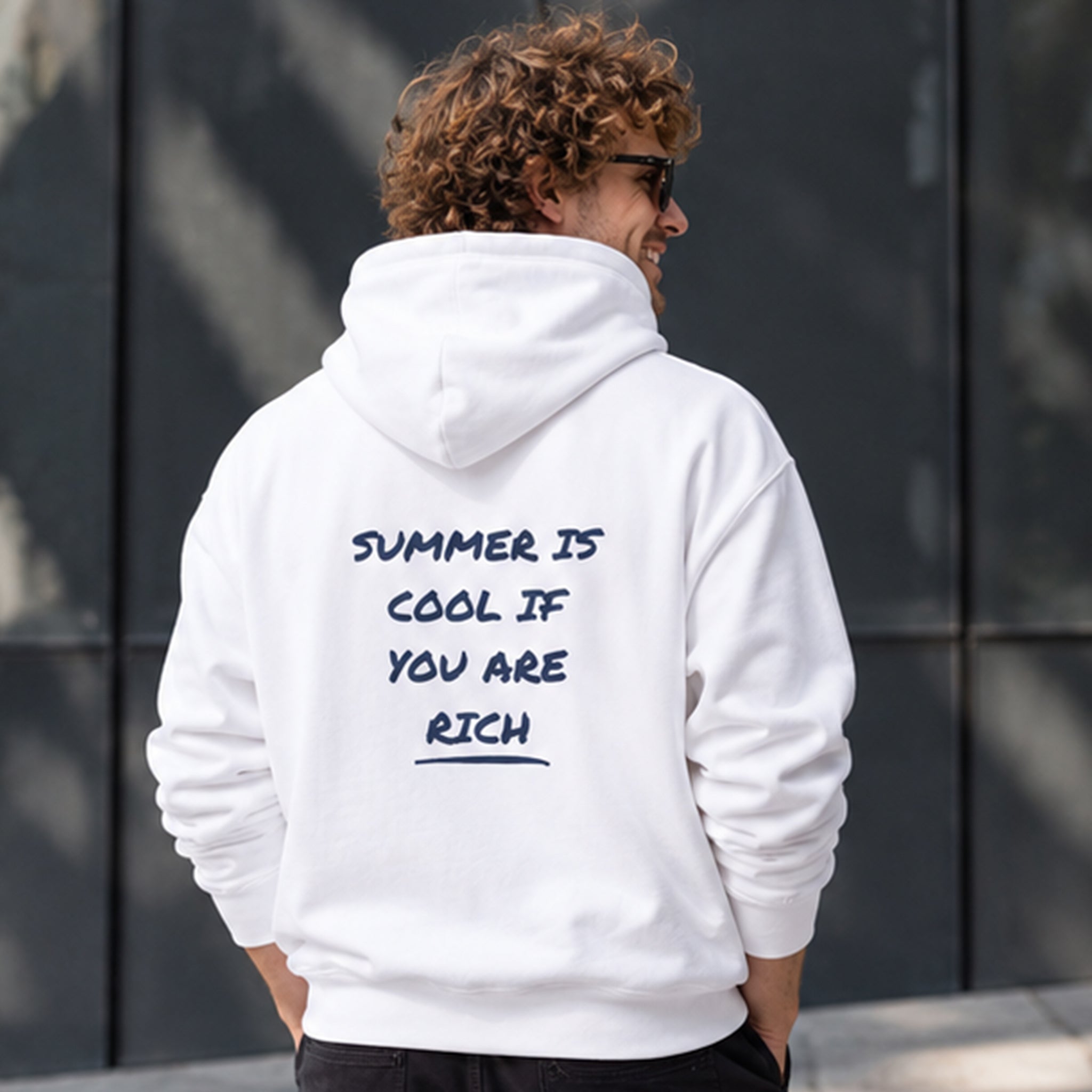 Summer Is Cool If You're Rich Hoodie – Beyaz – model üzerinde arka görünüm
