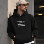 I’m Boring Baby Hoodie – Siyah – model üzerinde ön görünüm