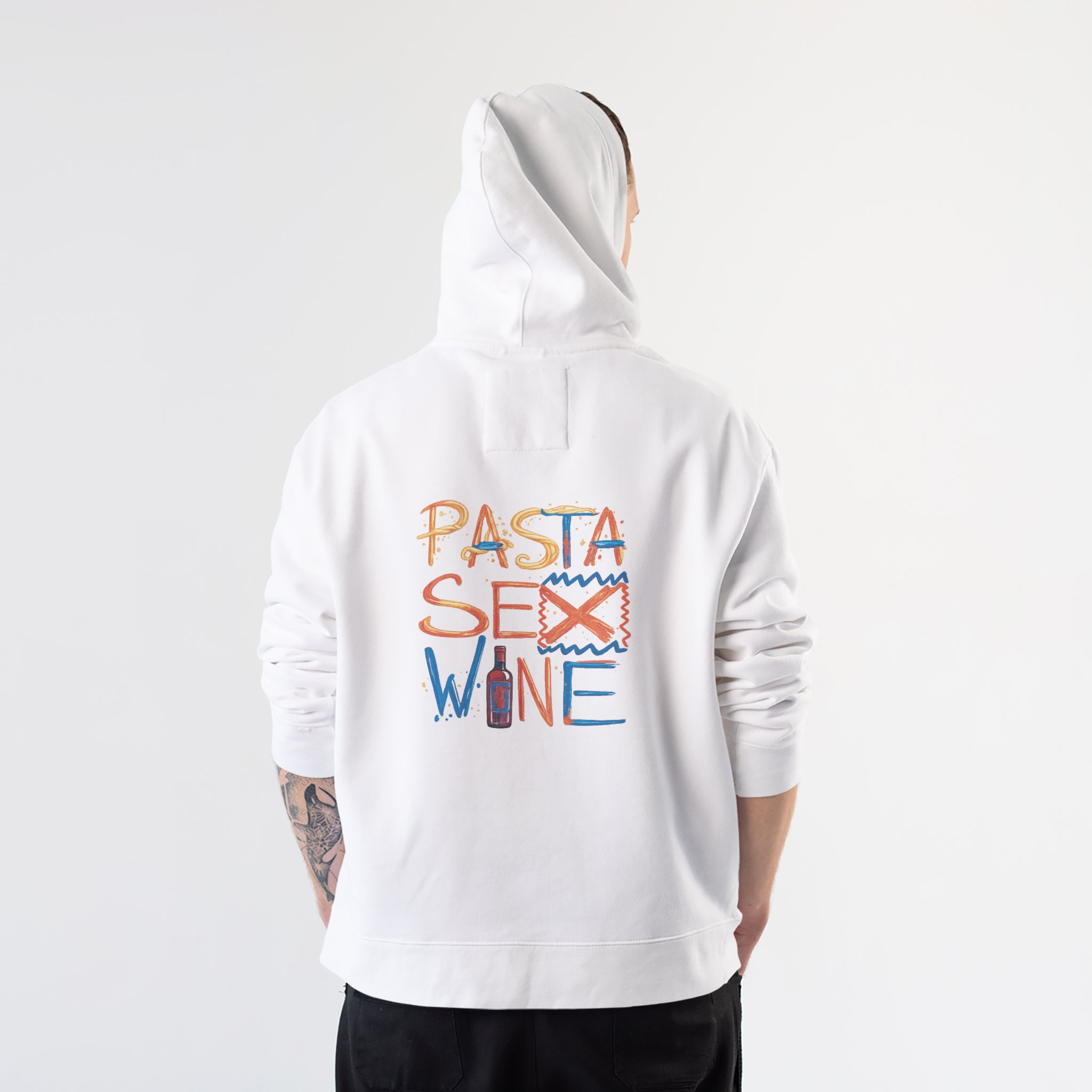Pasta Sex Wine Hoodie – Beyaz – model üzerinde arka görünüm