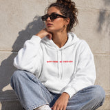 In My Prime Mother Era Hoodie – Beyaz – model üzerinde ön görünüm