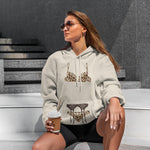Noir Seduce – Leopard Hoodie – Krem – model üzerinde ön görünüm