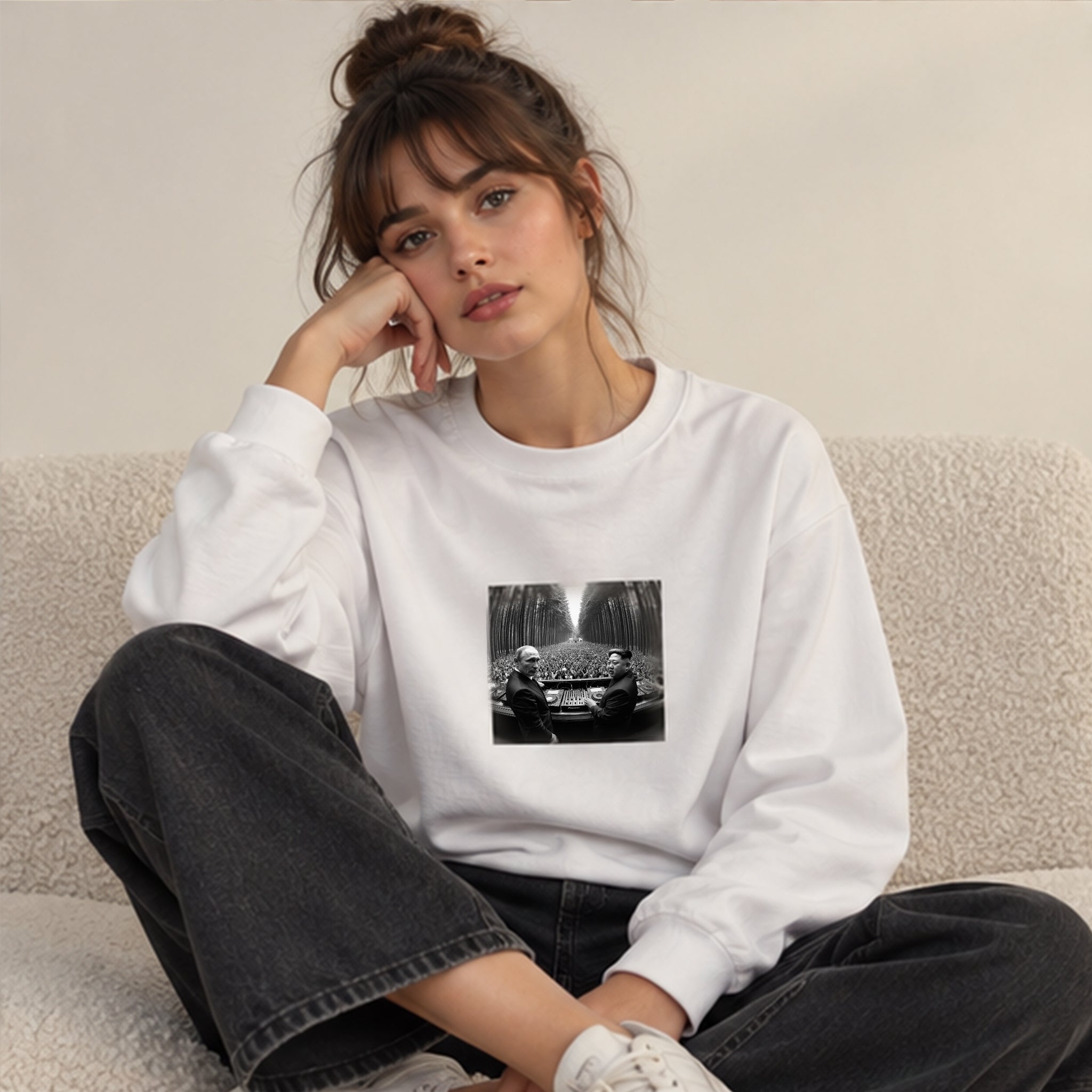 No Requests Oversize Sweatshirt – Beyaz – model üzerinde ön görünüm