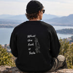 What The Fuck Is Tesla Oversize Sweatshirt – Siyah – model üzerinde arka görünüm