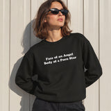 Face & Body Oversize Sweatshirt – Siyah – model üzerinde ön görünüm