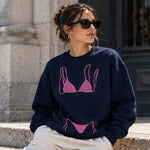 Pink Bikini Oversize Sweatshirt – Lacivert – model üzerinde ön görünüm