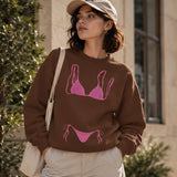 Pink Bikini Oversize Sweatshirt – Kahverengi – model üzerinde ön görünüm