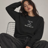 Before World War 3 Oversize Sweatshirt – Siyah – model üzerinde ön görünüm