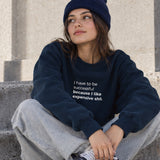 I Like Expensive Shit Oversize Sweatshirt – Lacivert – model üzerinde ön görünüm