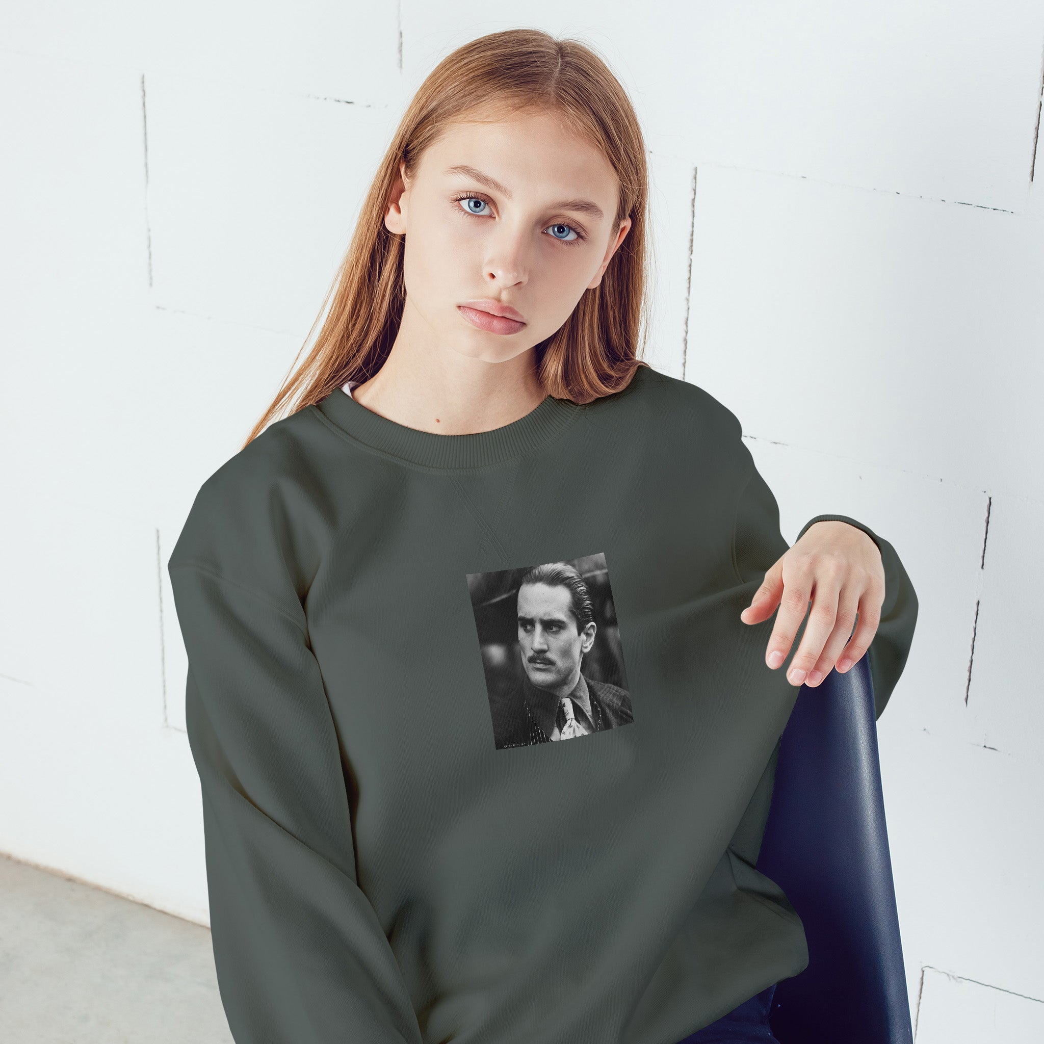 Vito Corleone Oversize Sweatshirt – Antrasit – model üzerinde ön görünüm