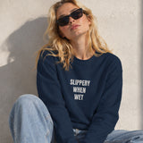 Slippery When Wet Oversize Sweatshirt – Lacivert – model üzerinde ön görünüm