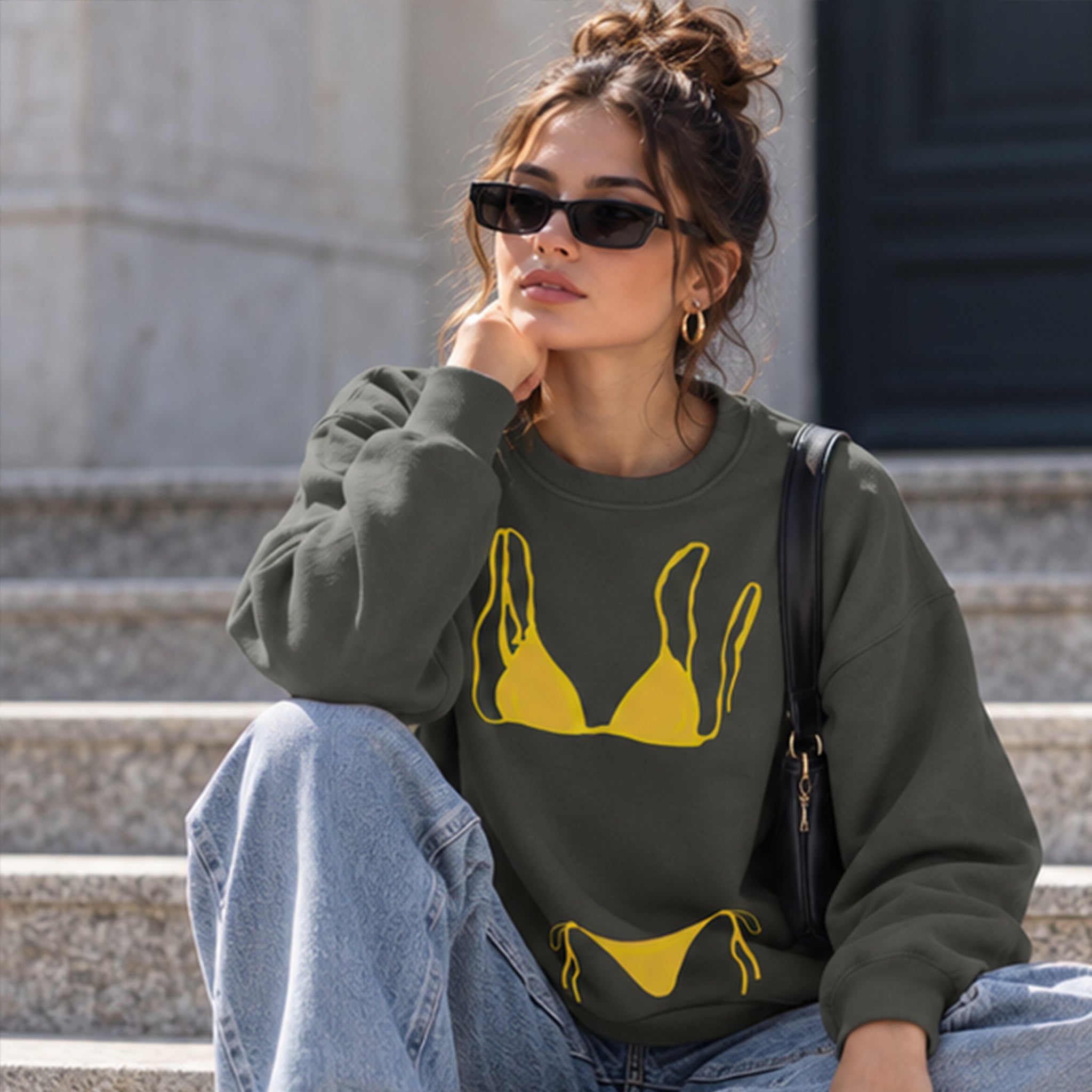 Yellow Bikini Oversize Sweatshirt – Antrasit – model üzerinde ön görünüm