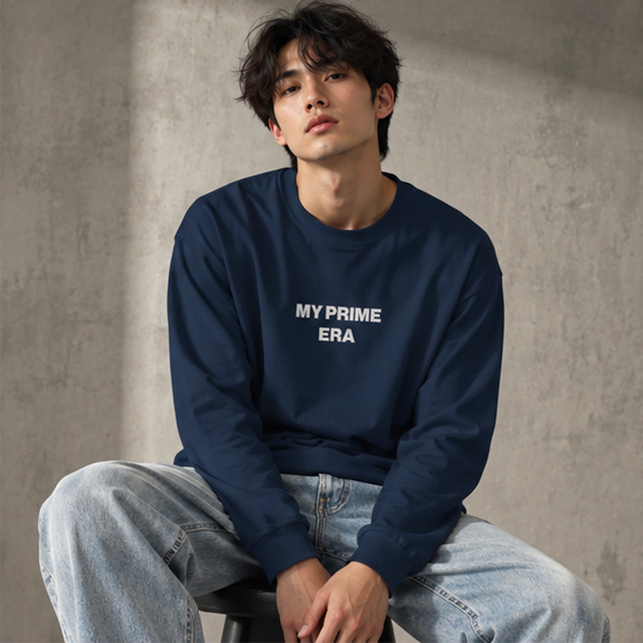 My Prime Era Oversize Sweatshirt – Lacivert – model üzerinde ön görünüm