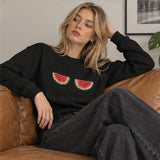 Summer Twins Oversize Sweatshirt – Siyah – model üzerinde ön görünüm