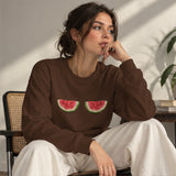 Summer Twins Oversize Sweatshirt – Kahverengi – model üzerinde ön görünüm