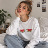 Summer Twins Oversize Sweatshirt – Beyaz – model üzerinde ön görünüm