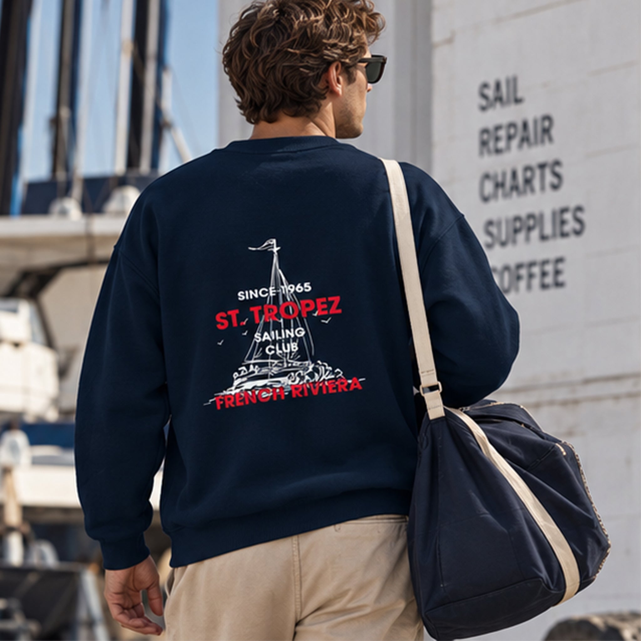 Saint Tropez Sailing Club Oversize Sweatshirt – Lacivert – model üzerinde arka görünüm