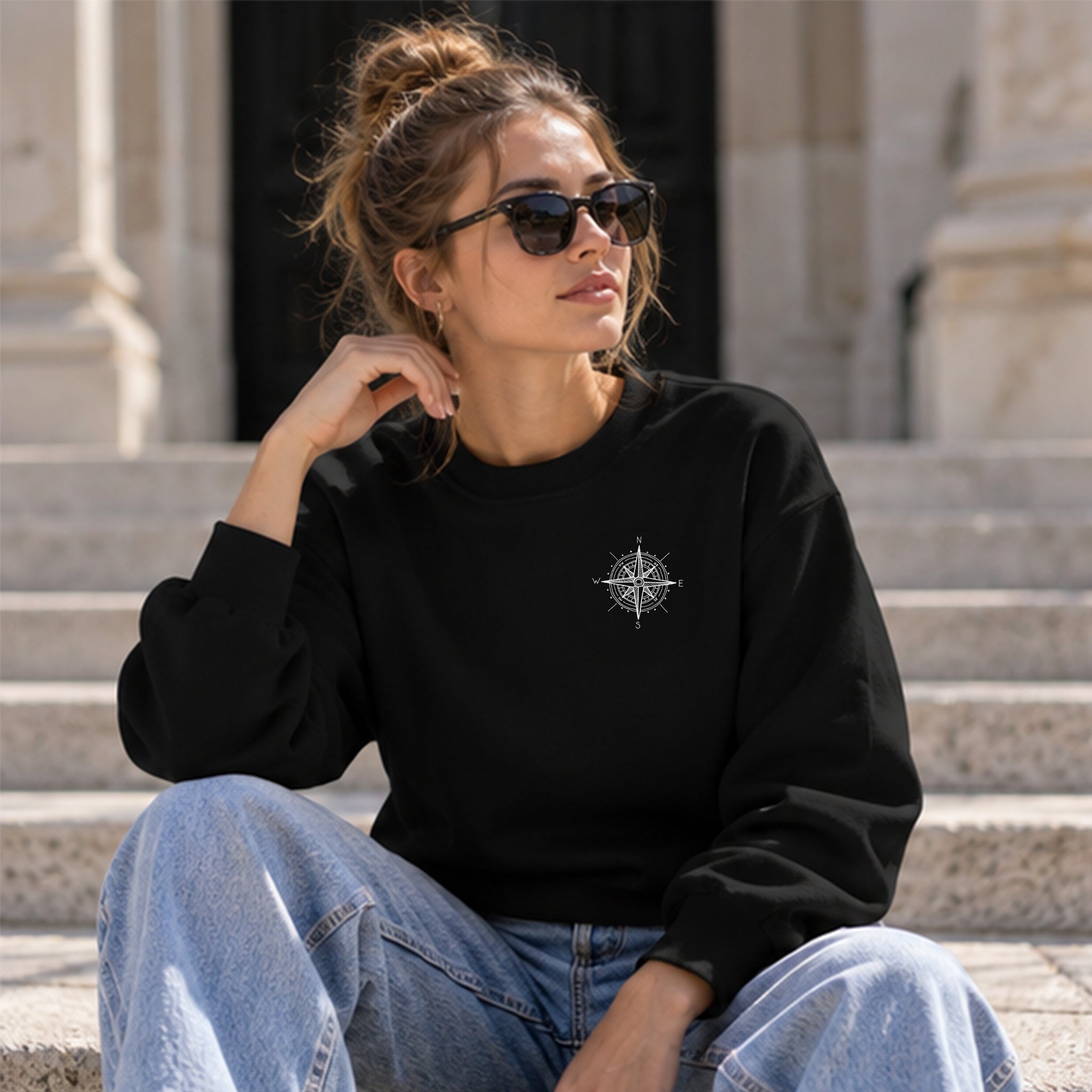 Saint Tropez Sailing Club Oversize Sweatshirt – Siyah – model üzerinde ön görünüm