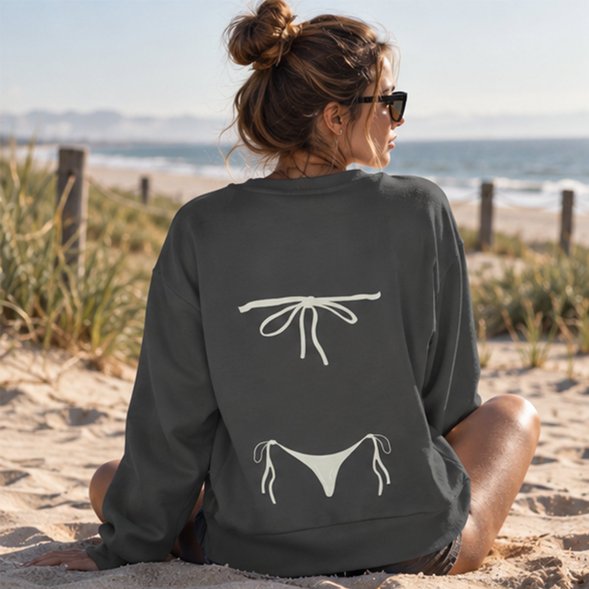 White Bikini Oversize Sweatshirt – Antrasit – model üzerinde arka görünüm