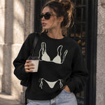White Bikini Oversize Sweatshirt – Siyah – model üzerinde ön görünüm