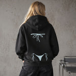 Blue Bikini Oversize Hoodie – Siyah – model üzerinde arka görünüm