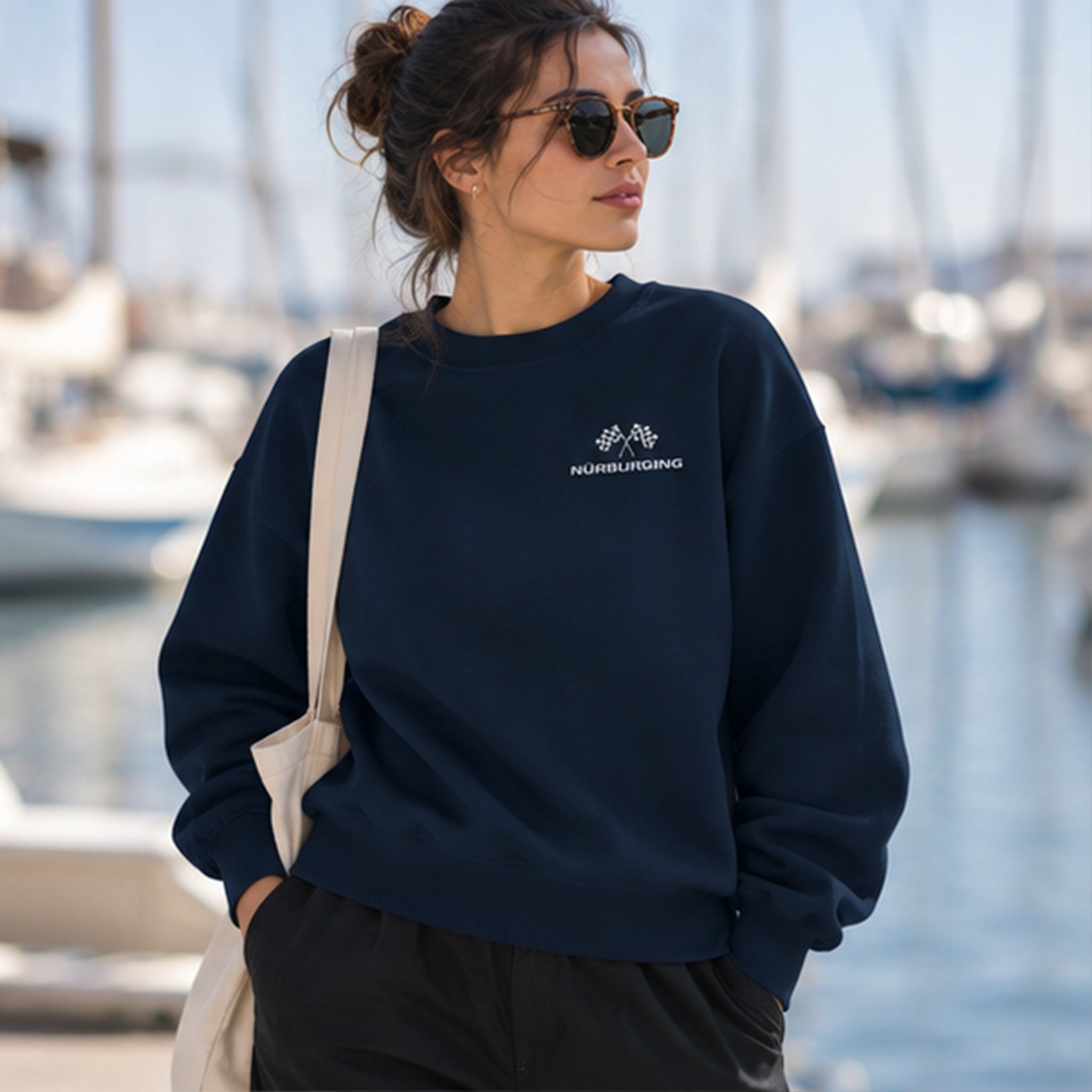 German Grand Prix – Nürburgring Grand Prix Oversize Sweatshirt – Lacivert – model üzerinde ön görünüm