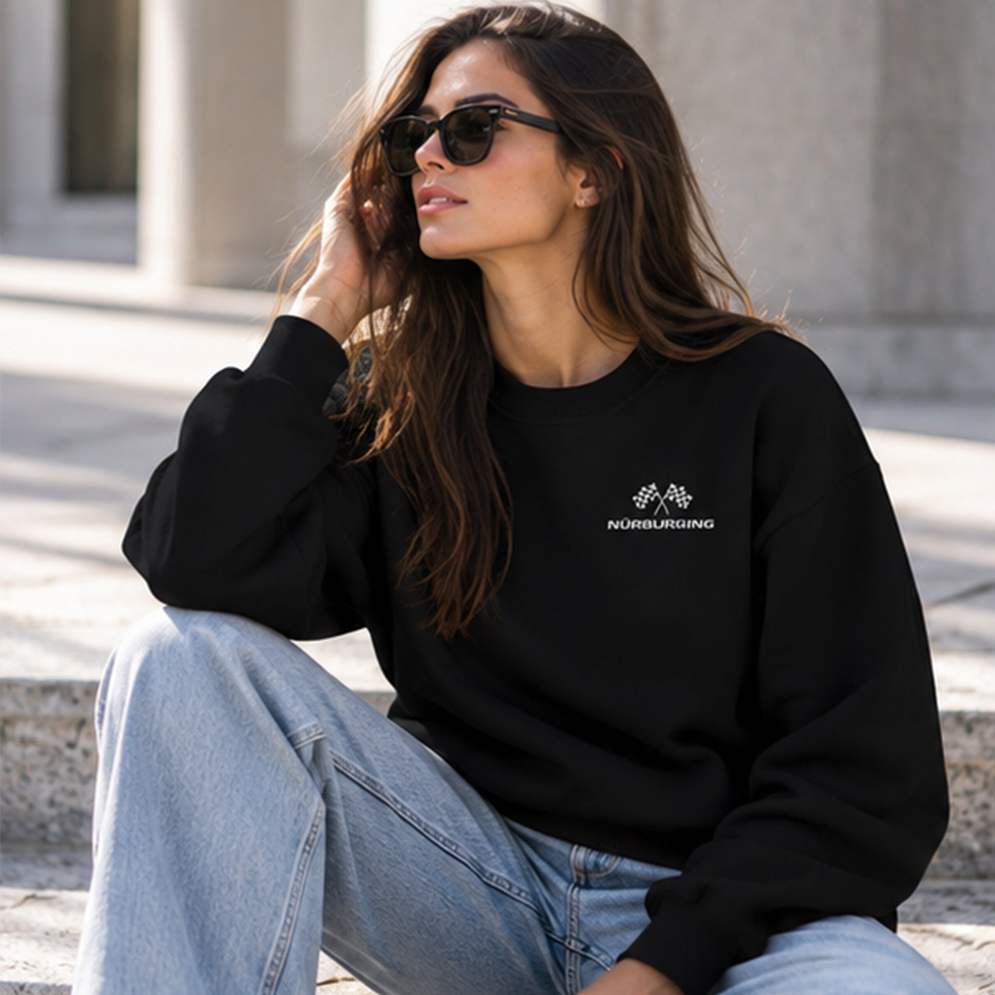 German Grand Prix – Nürburgring Grand Prix Oversize Sweatshirt – Siyah – model üzerinde ön görünüm