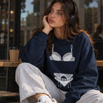 Noir Seduce Oversize Sweatshirt – Lacivert – model üzerinde ön görünüm