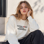 Eating Pussy Cures Depression Oversize Sweatshirt – Beyaz – model üzerinde ön görünüm