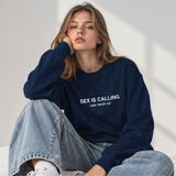 Sex is Calling Oversize Sweatshirt – Lacivert – model üzerinde ön görünüm