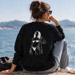 Catch Me By The Sea Oversize Sweatshirt – Siyah – model üzerinde arka görünüm
